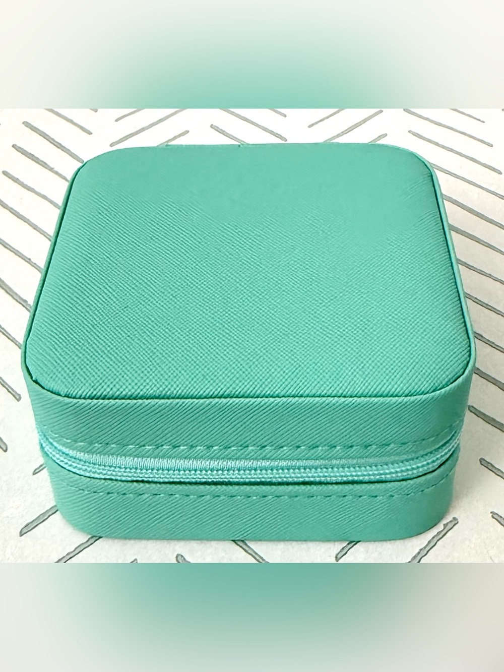 Aqua Teal Blue Faux Leather Zip around Travel Jewelry Box
Case 3.75 in. Square